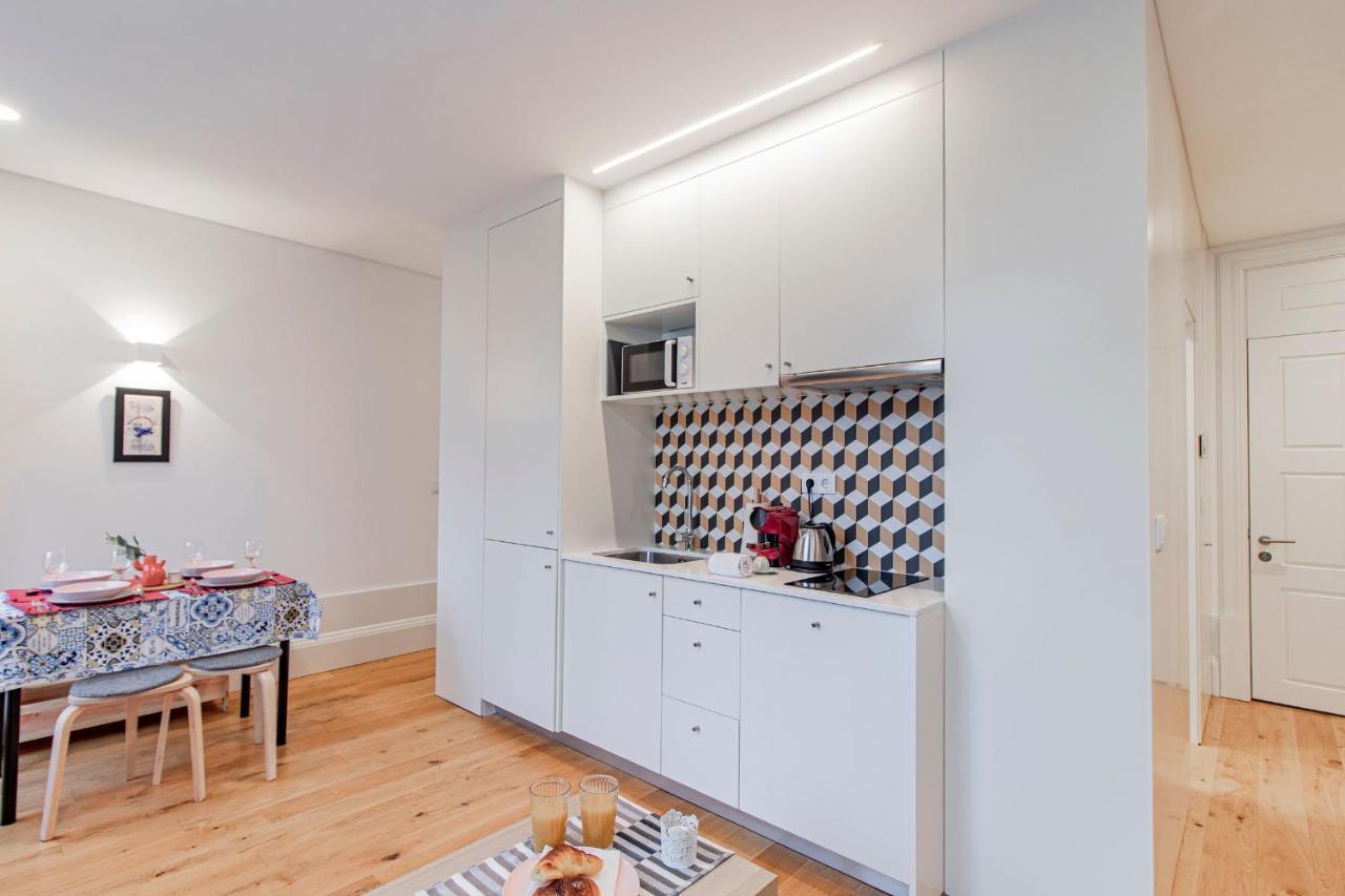 Sweet Studio Apartment W/ Big Balcony By Lovelystay OOporto Exterior foto