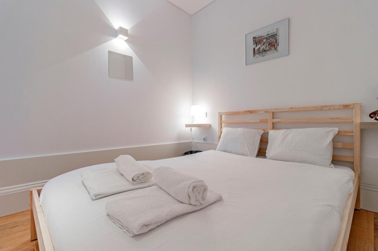 Sweet Studio Apartment W/ Big Balcony By Lovelystay OOporto Exterior foto