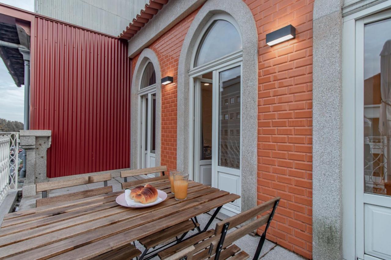 Sweet Studio Apartment W/ Big Balcony By Lovelystay OOporto Exterior foto